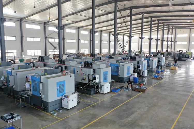 物流五金車間高溫難題解決 福泰冷風(fēng)機助力五金工具行業(yè)降本增效